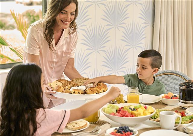 family eating breakfast